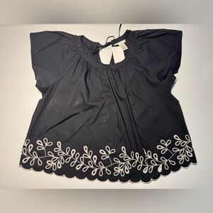 NWT H&M Women’s Black Top With White Lace Embroidered Blouse Size Small